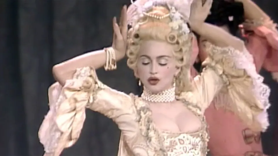 Madonna - Vogue (Live at the MTV Awards 1990) [Official Video]